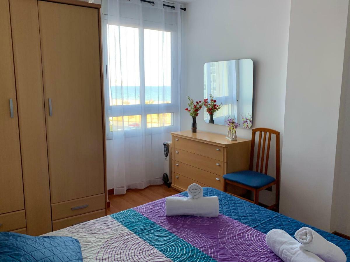 Apartamento En Primera Linea De Mar Apartment Empuriabrava Luaran gambar